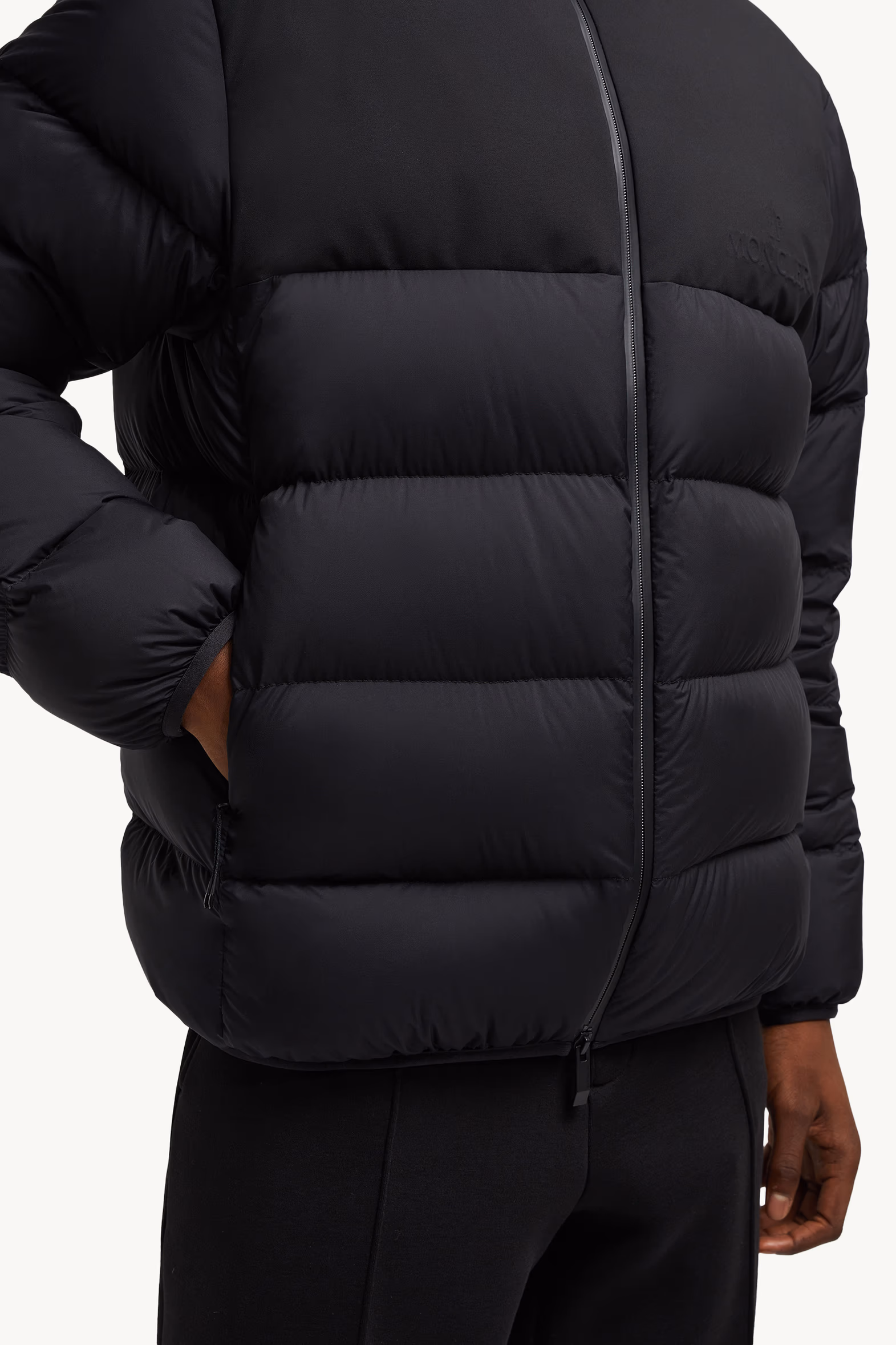 Plumífero corto con capucha Veumont Hombre Negro Moncler 6